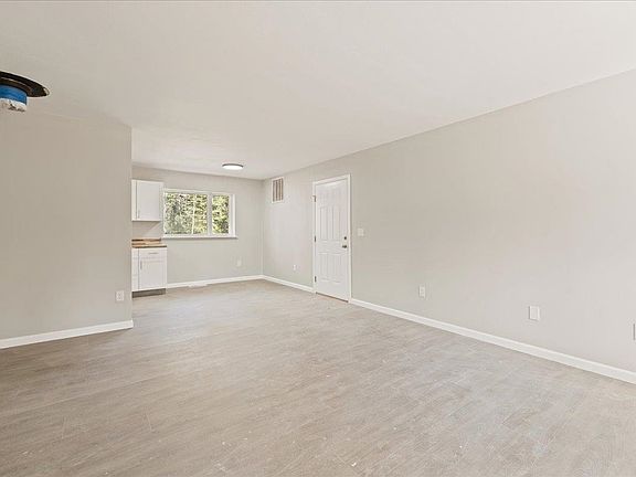 4th image of 3822 Blessing Ave