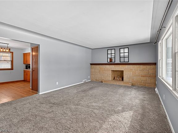 3rd image of 390 Ridgefield Ave