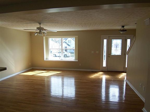 3rd image of 1103 Eureka Dr