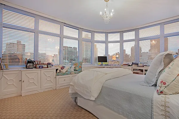 Sold by Corcoran | media 19