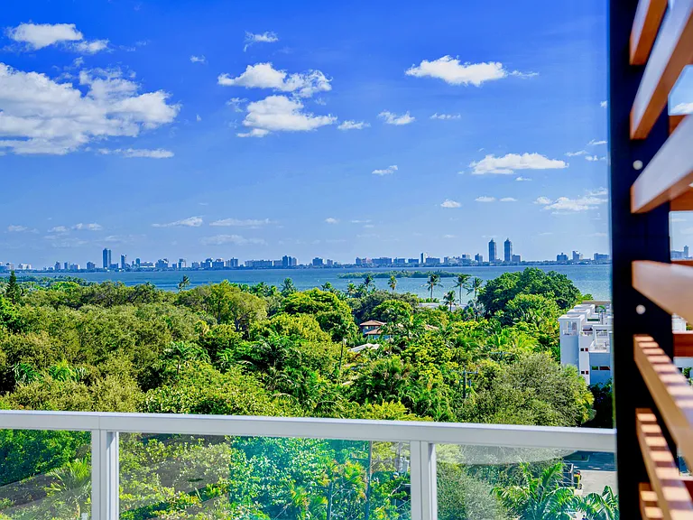 3900 Biscayne Blvd #811 — Photo 32