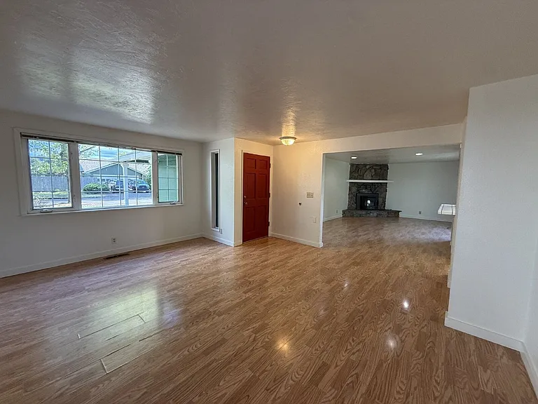 3959 Pam St — Photo 3