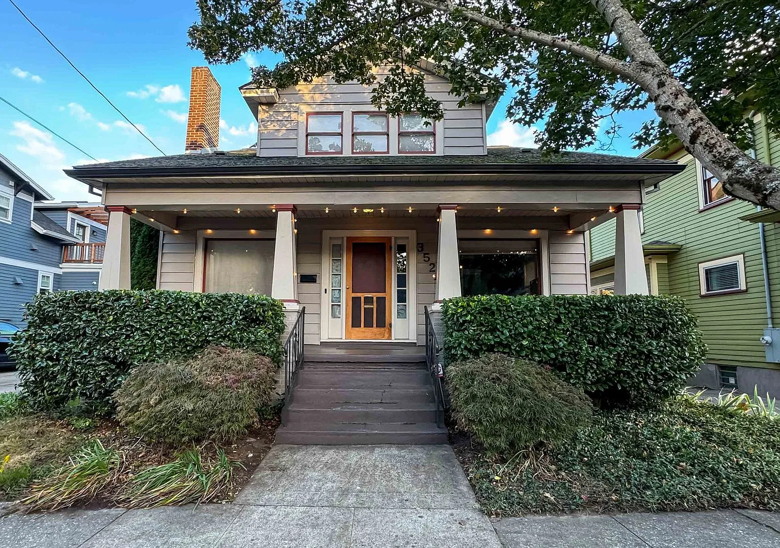Craftsman 5 Bed/2 Bath Lincoln Park Neighborhood Home — Photo 1
