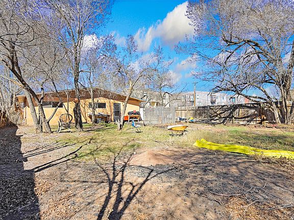 3rd image of 1361 Pacheco St