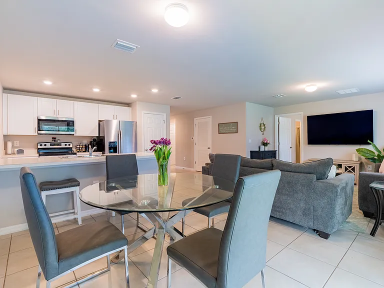 22420 Sacramento Ave — Photo 8