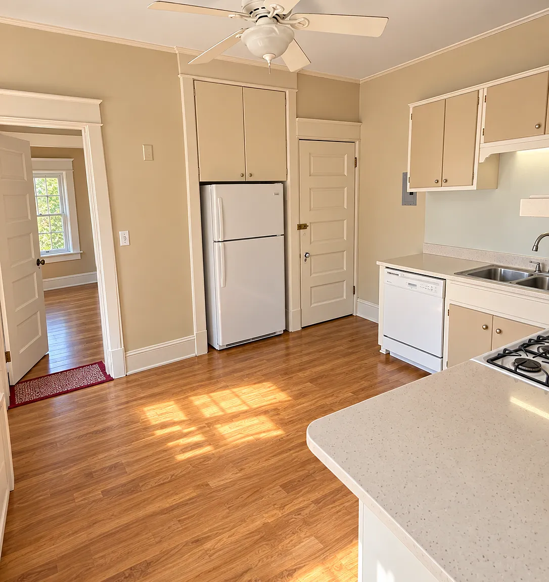 5 bed, 2000 sqft, $2,500 — Photo 3