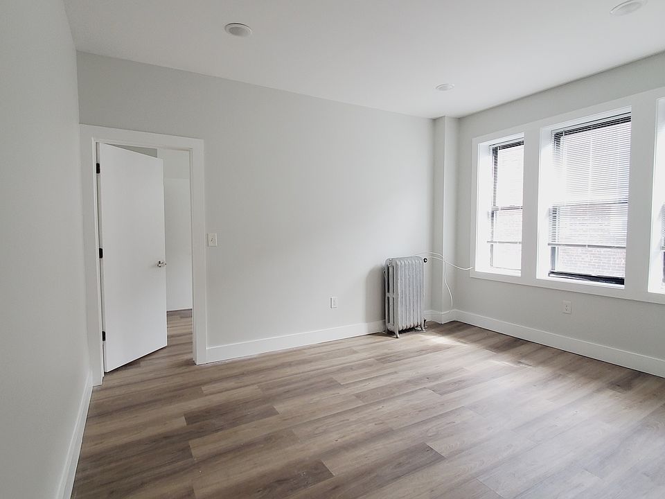 2nd image of 158 Bergen Ave #40