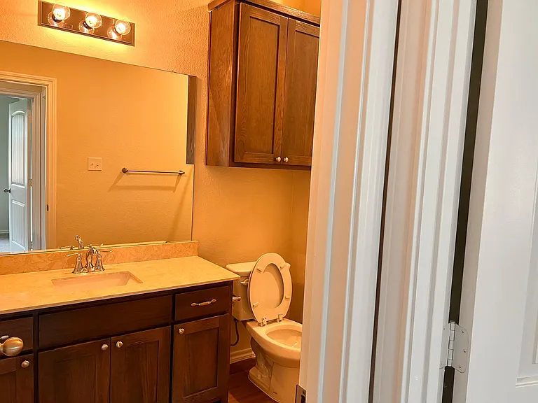 324 Greenhaven Dr — Photo 8