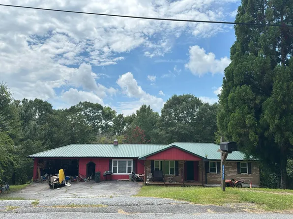 329 Holloway St, Walhalla, SC 29691