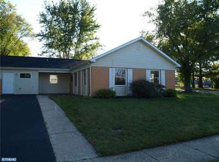 2 Pheasant Ln, Willingboro, NJ 08046