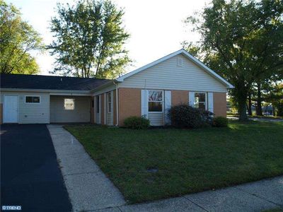 2 Pheasant Ln, Willingboro, NJ, 08046