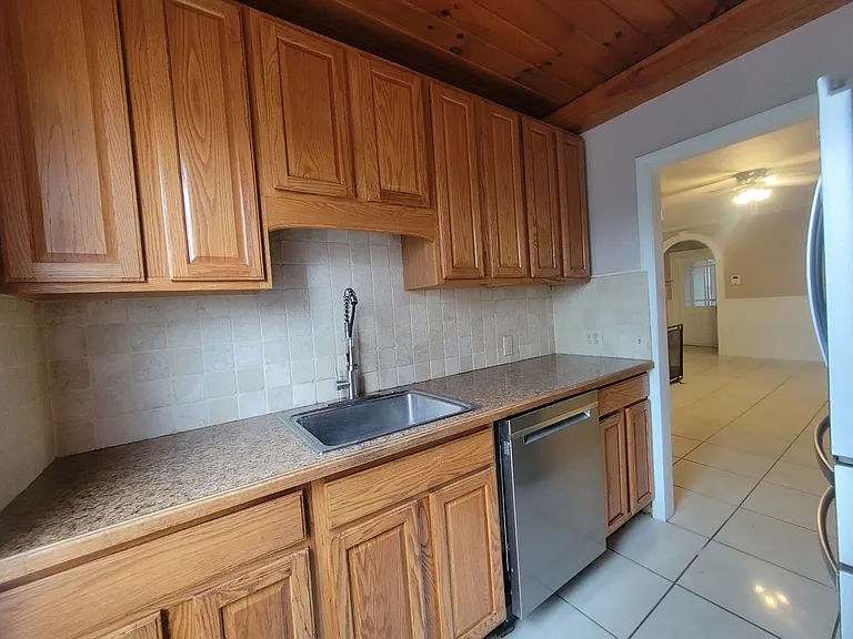28 Emerson St #2 — Photo 3