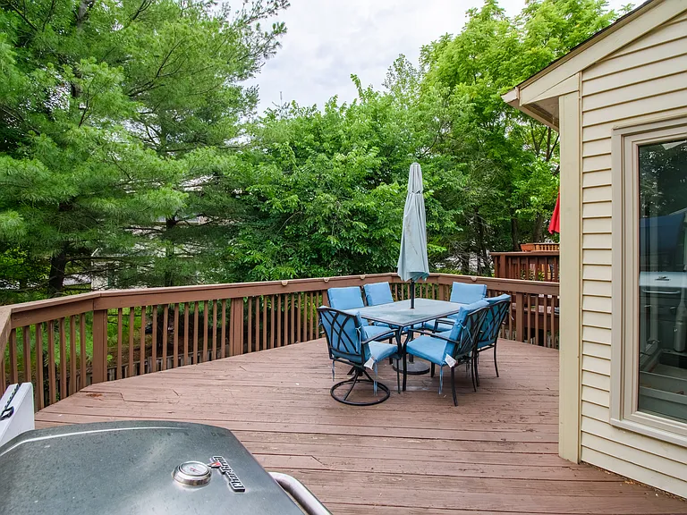 2128 Heritage Dr — Photo 15