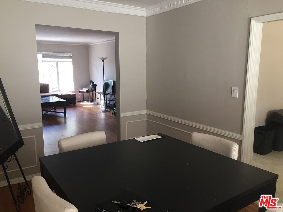 2nd image of 10405 Almayo Ave