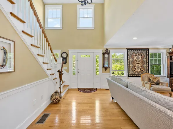 146 James Circle, Mashpee, MA 02649