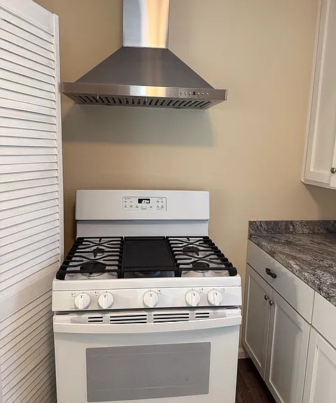 205 E Courtland Pl #209-102 — Photo 3
