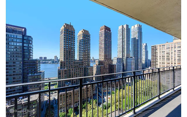 Sold by Douglas Elliman | media 22