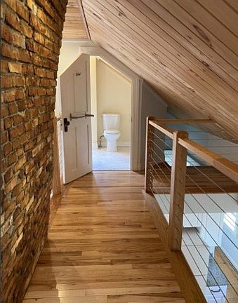 5th image of 405 Benefit St #B