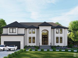 16 Stephenville Pkwy, Edison, NJ 08820