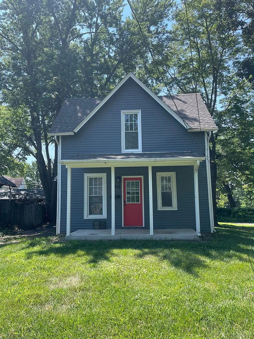 Three Bedroom House — Photo 1