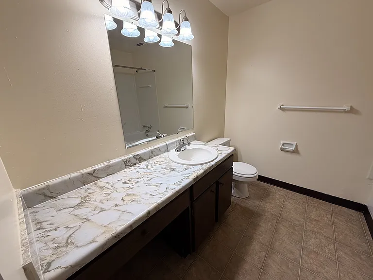 Kimberly Club Apartments — Photo 110