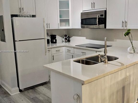 5th image of 16465 NE 22nd Ave APT 315