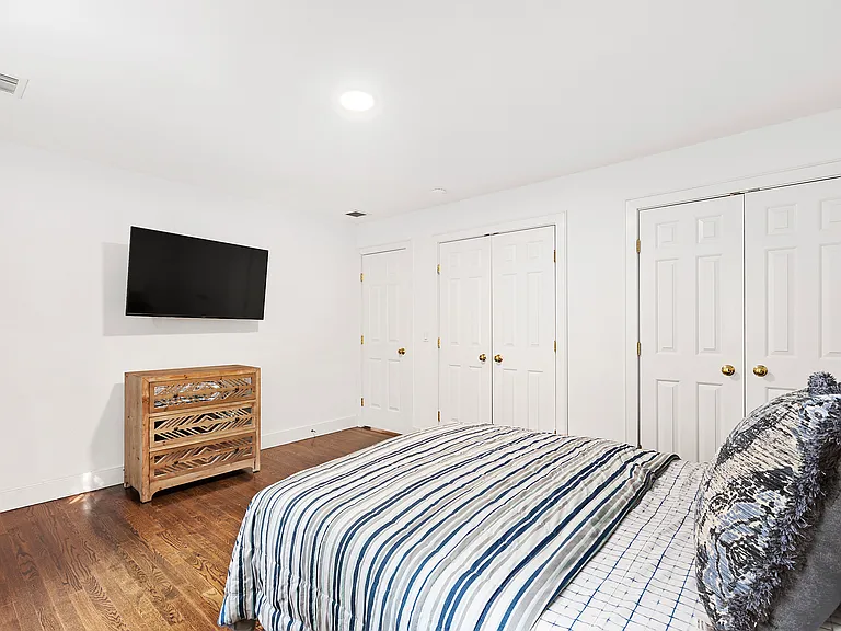 25 Old Sag Harbor Rd — Photo 16