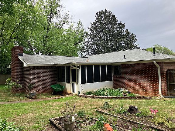 Screen porch and garden area