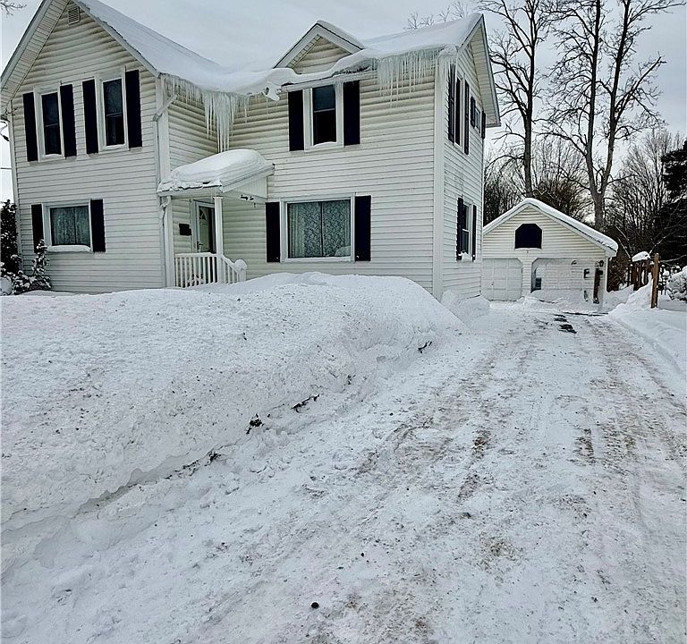 1st image of 22 Maple Ave