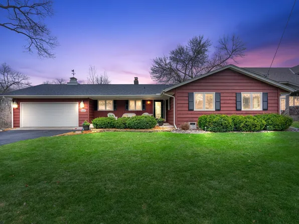 2942 Oaklawn Ln, Mound, MN 55364