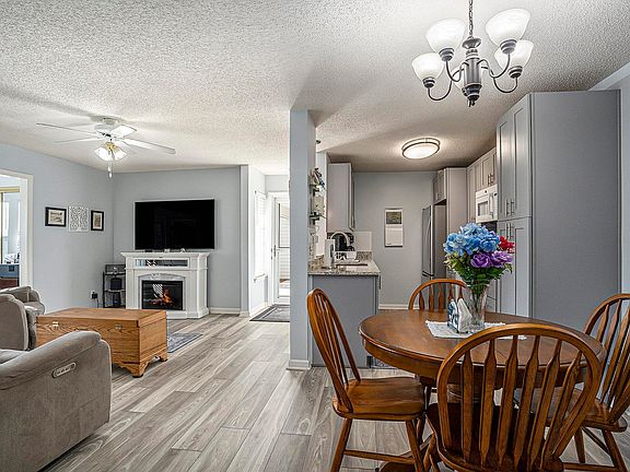 4th image of 8649 Southbridge Dr. #C