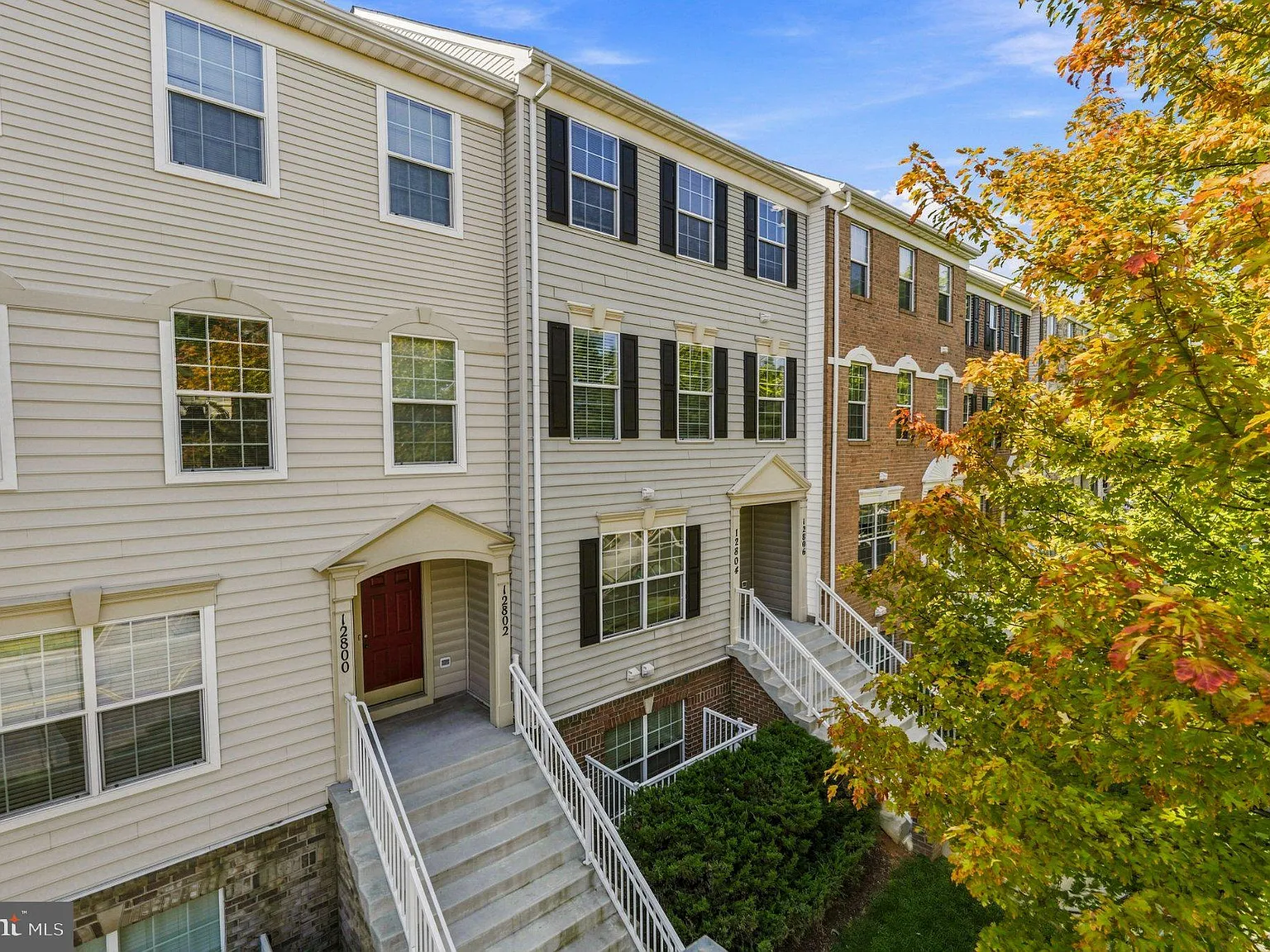 3 bed, 2.5 bath, 1740 sqft, $2,900 — Photo 4