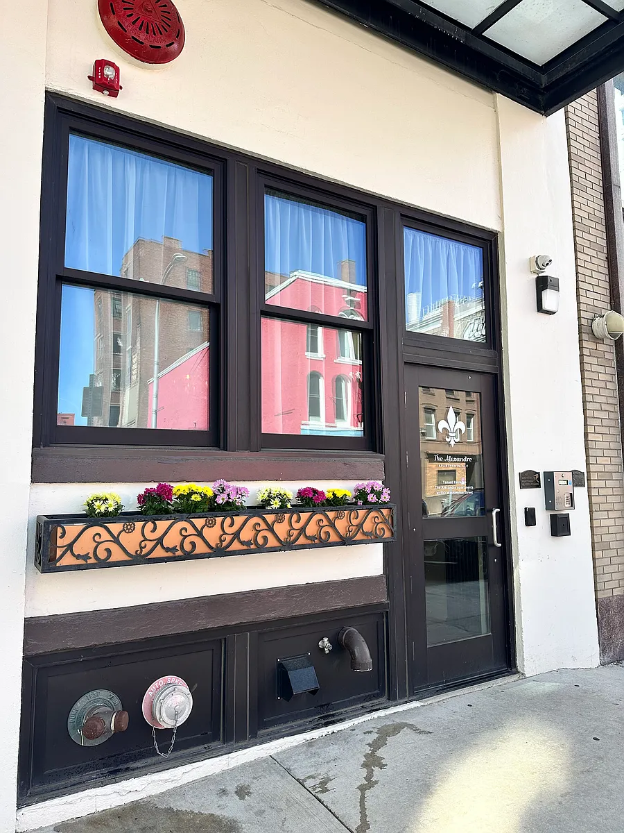 Building Photo - 510 Washington St #701