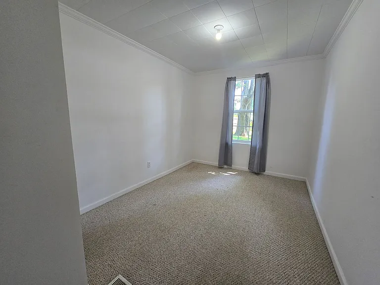 19010 Commercial St — Photo 10