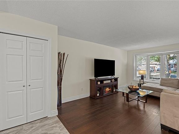 5th image of 167 Berkindale Dr