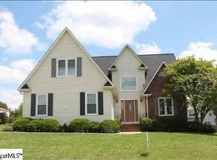 9 Meadow Ridge Dr, Greer, SC 29651