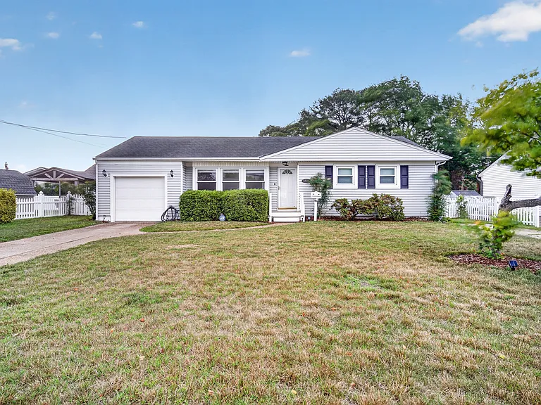 8516 Halprin Dr — Photo 3