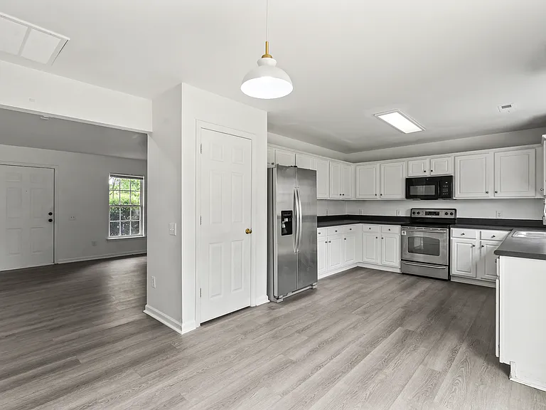 2724 Mulberry Pond Dr — Photo 5