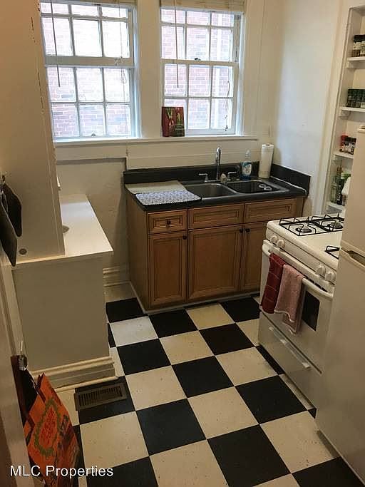 1st image of 807 Penn Ave NE #7368764
