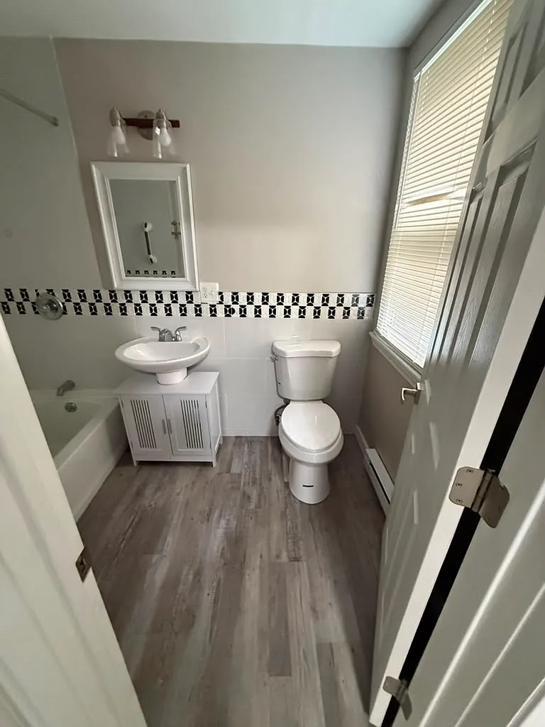 421 Washington St — Photo 2