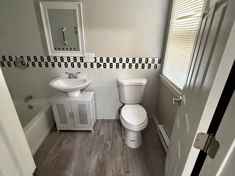 421 Washington St #A8 — Photo 2