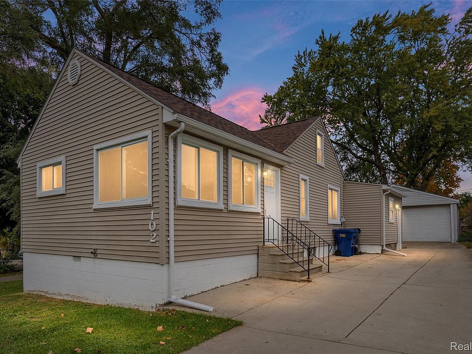 1st image of 102 W Cornell Ave