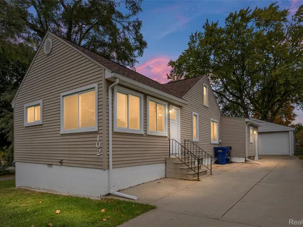 102 W Cornell Ave, Pontiac, MI 48340