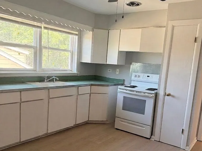 229 Elmwood Ave #2S — Photo 3
