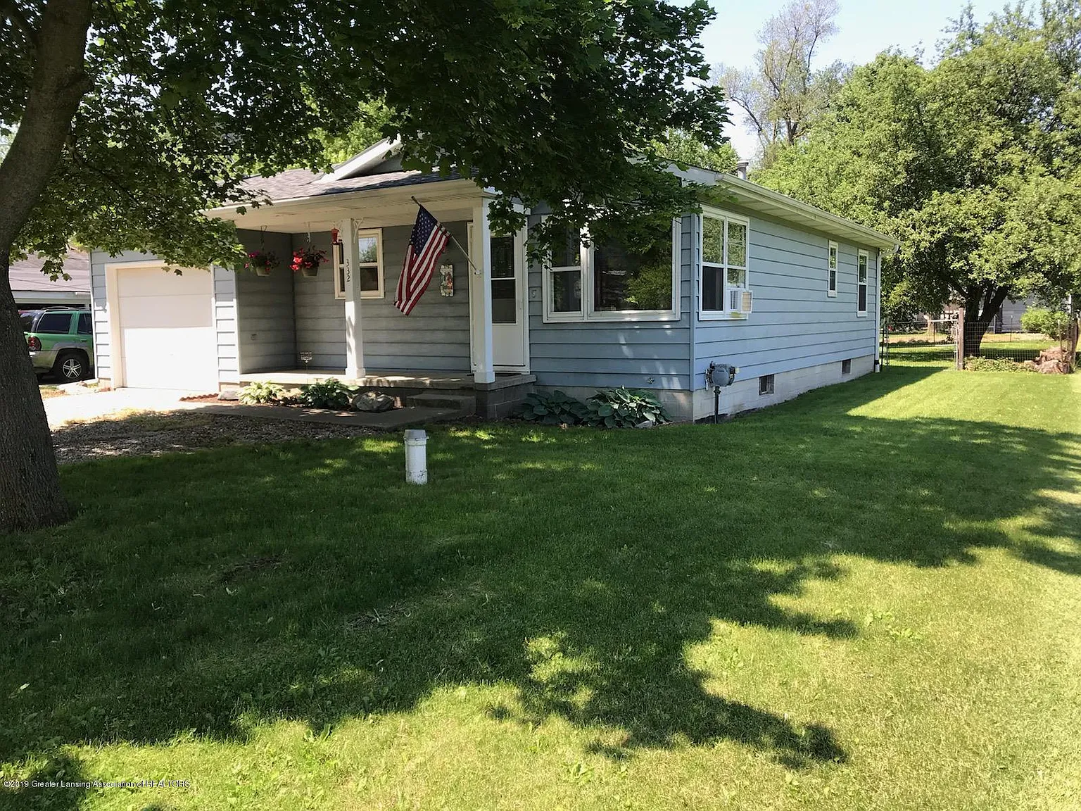 332 Ionia St photo 1