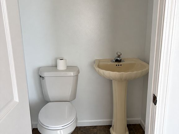 5th image of 7 E Main St APT 1