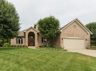 137 Hudson Bay Ln, Greenwood, IN 46142