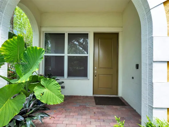 1788 NW 124th Pl, Pembroke Pines, FL 33028