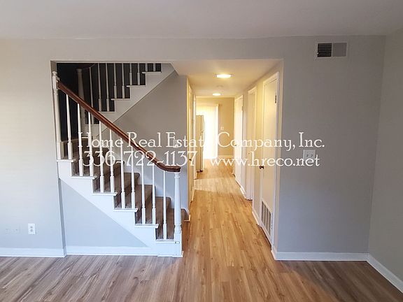 3rd image of 1433 Brookwood Dr APT C