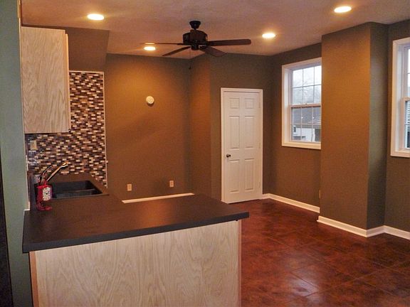 1527 Edgewater Avenue